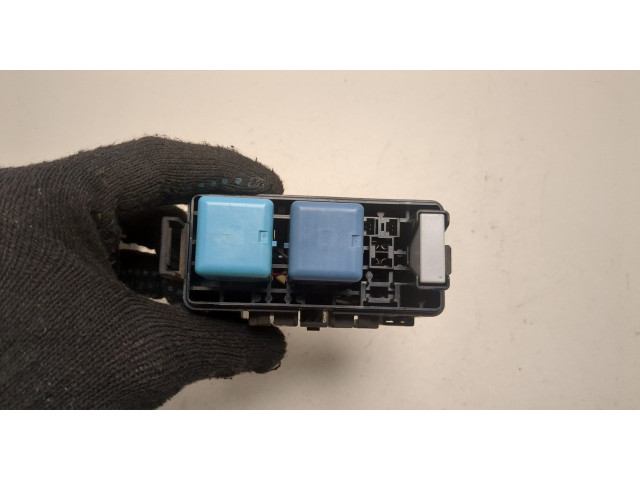 Блок реле Lexus LS460 2006-2017 8266250300