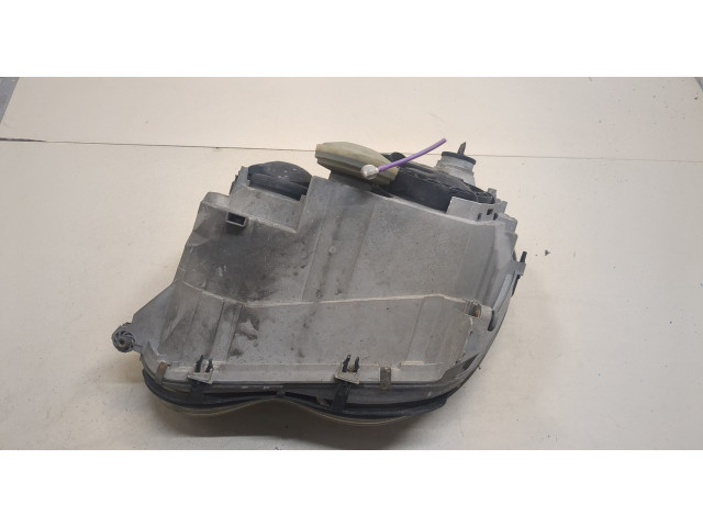 Фара передняя Mercedes C W203 2000-2008 правая