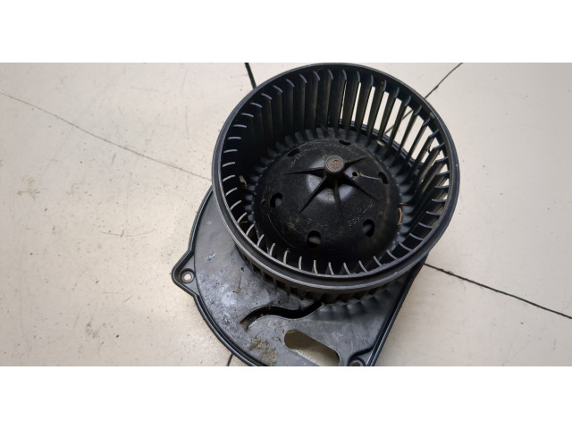 Моторчик печки Hummer H3