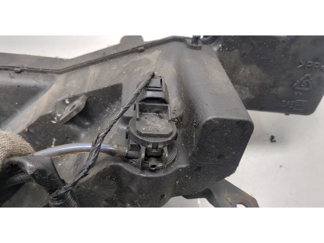 Бачок омывателя  Mitsubishi Pajero / Montero 2000-2006    