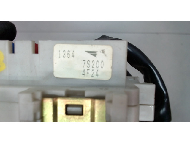 Блок предохранителей Infiniti QX56 2004-2010 243507S200 5.6