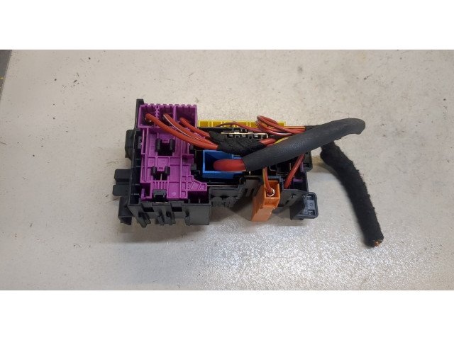 Блок предохранителей  Mercedes E W213      A2059067200   