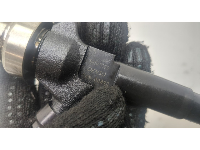 Форсунка топливная  Opel Meriva 2010-2018    55567729     