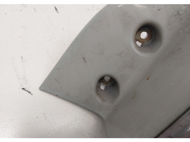 Задний фонарь MN301833