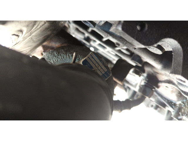 Форсунка топливная  Volkswagen Golf Plus    038130073AG     