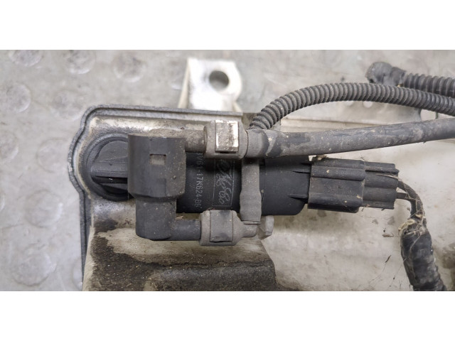 Бачок омывателя  Ford Focus 3 2014-2019    