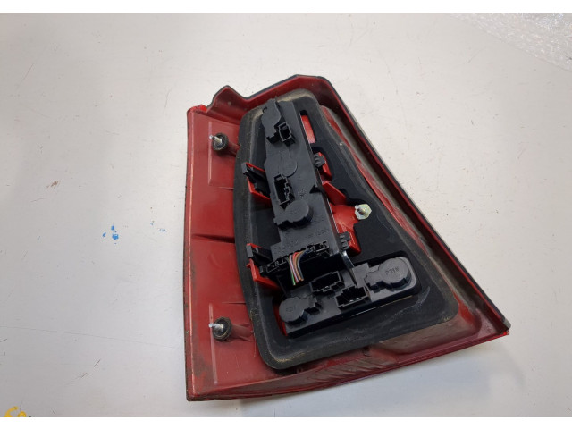 Задний фонарь