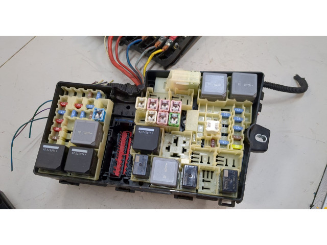 Блок предохранителей  Ford Focus 3 2014-2019      AV6Z14A003AA, CV6Z14A003BA, 14A068   