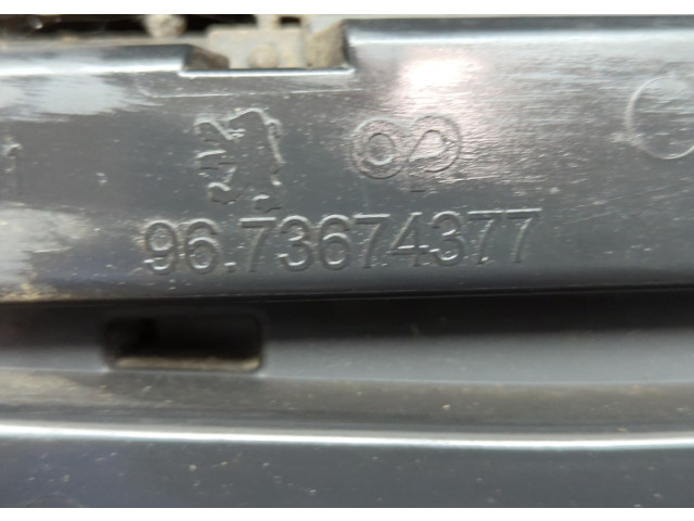 Бампер  Peugeot 5008 2009-2016 передний   