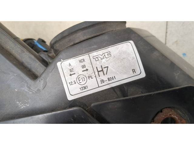 Фара передняя  Volkswagen Passat 6 2005-2010 правая 