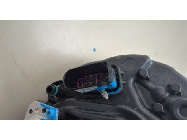 Фара передняя Porsche Panamera 2009-2016 правая