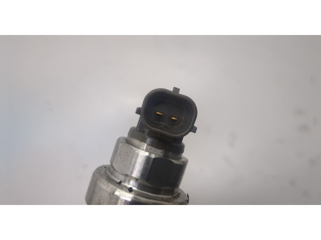 Форсунка топливная  Opel Meriva 2010-2018    55567729     