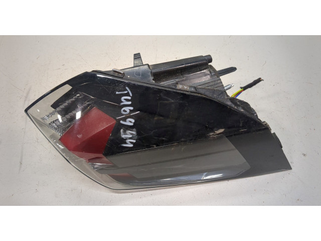 Задний фонарь          