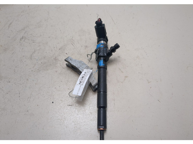 Форсунка топливная  Volkswagen Caddy 2004-2015         