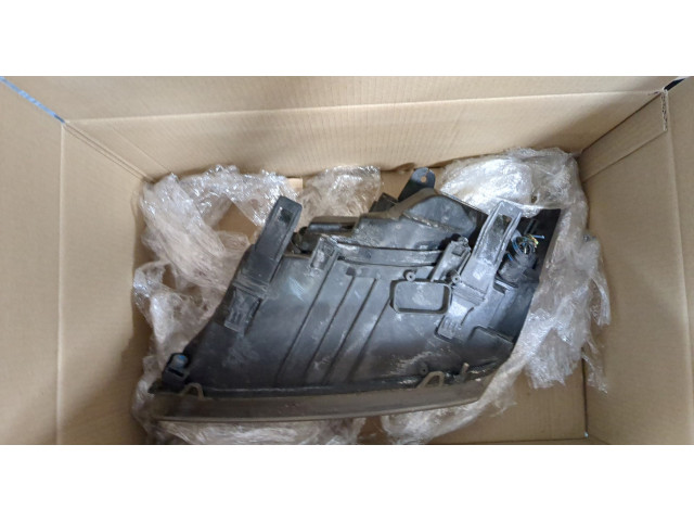 Фара передняя  Ford Focus 2 2005-2008 правая 