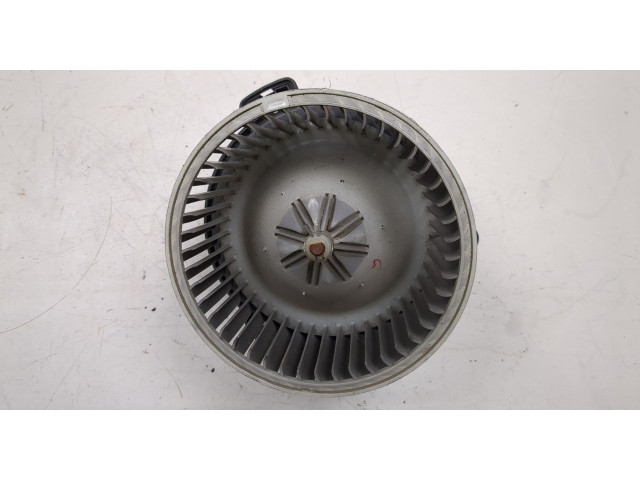 Моторчик печки Mitsubishi Carisma