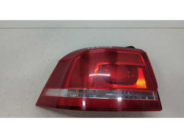 Задний фонарь