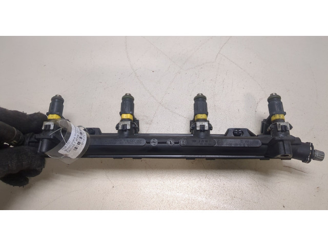 Форсунка топливная  Skoda Fabia 2007-2010         