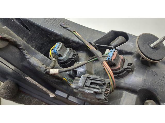 Задний фонарь 8X2313404BC