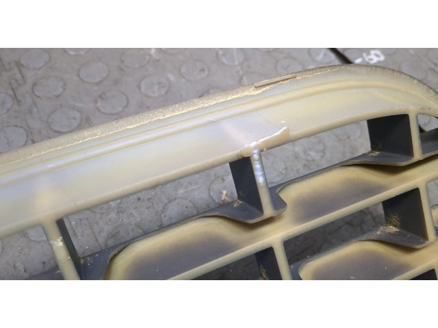 Решетка радиатора  Ford Explorer 2001-2005          