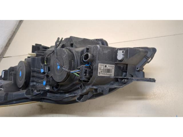 Фара передняя  Peugeot 508 2010-2018 правая 