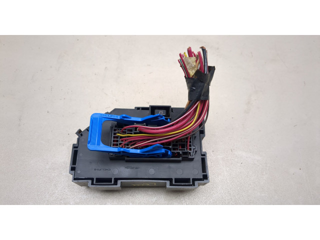 Блок предохранителей Chevrolet Tahoe 2006-2014 25815391