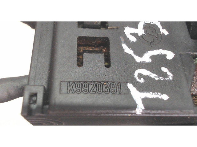 Блок предохранителей Saab 9-3 2002-2007 K9920391 1.9