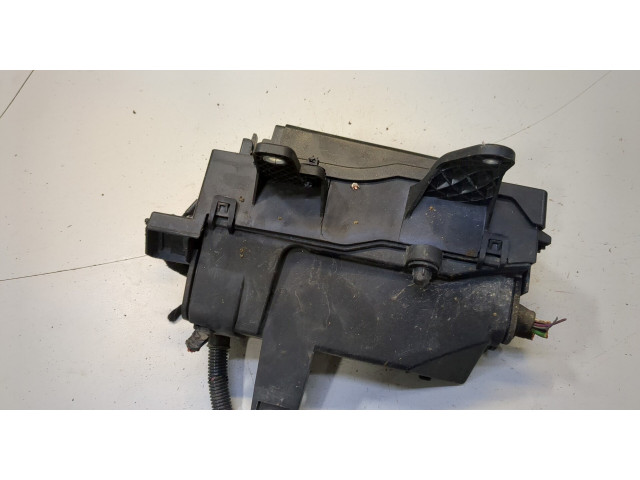 Блок предохранителей  Jaguar XE 2015-          