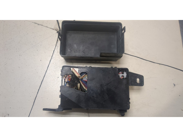 Блок предохранителей  Mitsubishi Montero Sport / Pajero Sport 1996-2008         