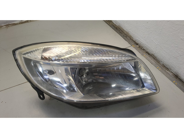 Фара передняя Skoda Fabia 2007-2014 правая