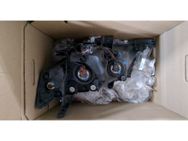 Фара передняя Mitsubishi Outlander XL 2006-2012 правая