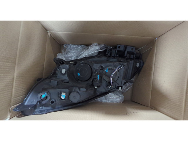 Фара передняя  Renault Scenic 2009-2012 правая 