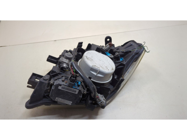 Фара передняя Nissan Pathfinder 2004-2014 правая