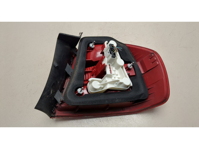 Задний фонарь