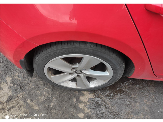 Генератор Seat Leon 3 2012-2016 04E90015A, 04E903015 3 1.4 бензин