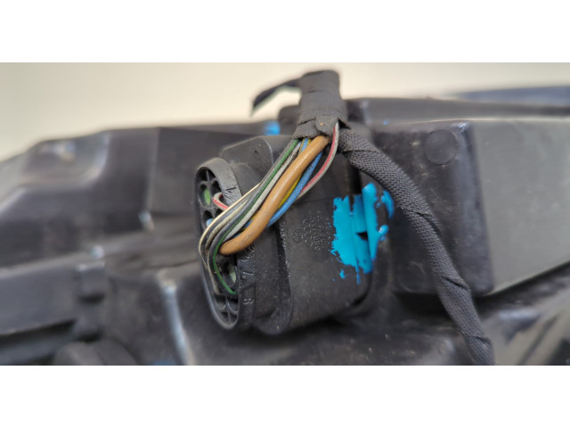 Фара передняя  Volkswagen Jetta 6 2010-2018 правая 