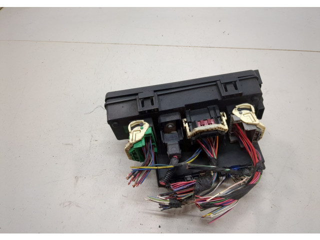 Блок предохранителей Jeep Patriot 2007-2016 68028007AD