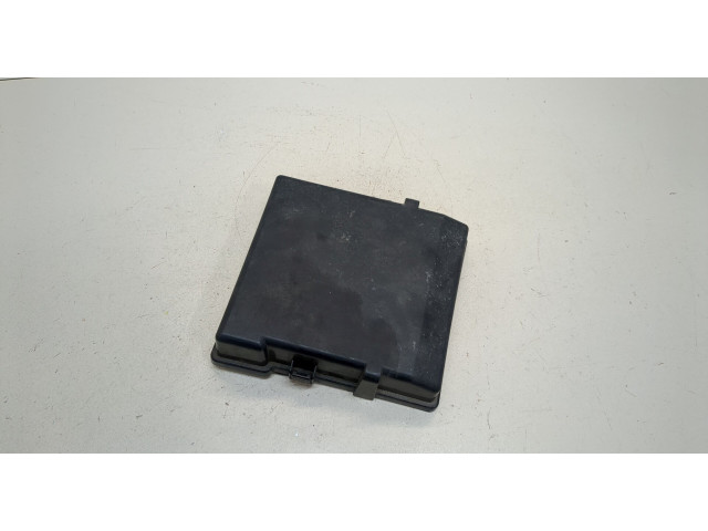 Крышка блока предохранителей Infiniti QX56 2004-2010