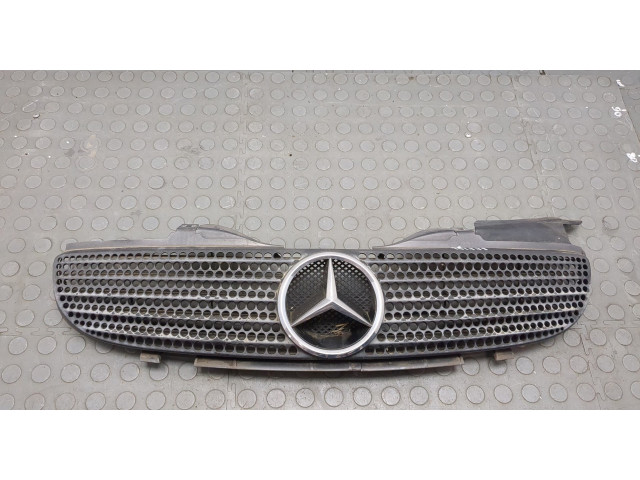 Решетка радиатора  Mercedes SLK R170 1996-2004          