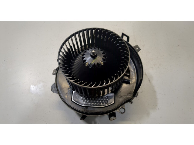 Моторчик печки Skoda Octavia (A7) 2017-2021