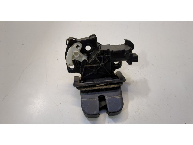 Замок багажника  Audi A6 (C6) 2004-2011       