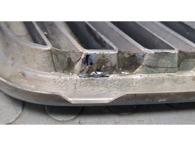 Решетка радиатора  Mitsubishi L200 2006-2015          