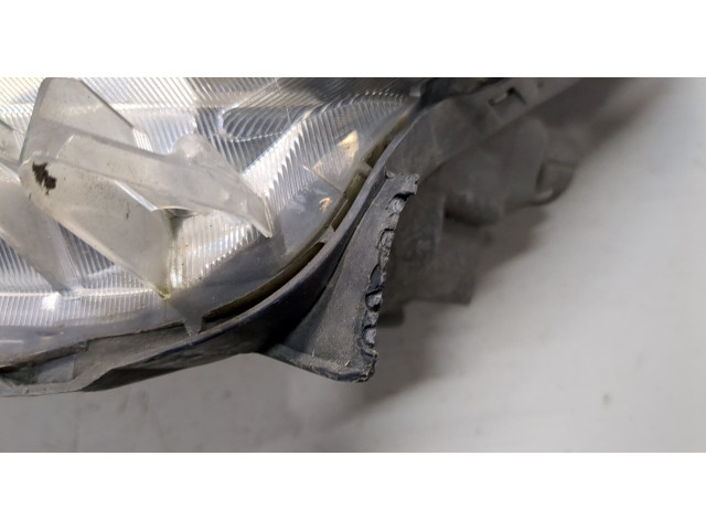 Фара передняя Toyota Urban Cruiser левая