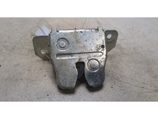 Zámek zadních dveří