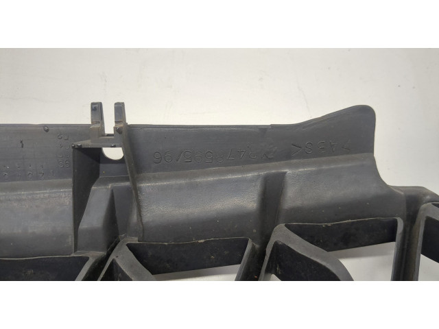 Решетка радиатора Mitsubishi Montero Sport / Pajero Sport 1996-2008 MR478595