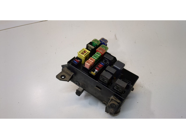 Блок предохранителей Mitsubishi Carisma