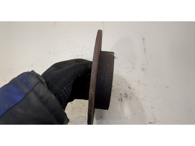 Диск тормозной  Volkswagen Bora 1.6  задний   1J0615601N      