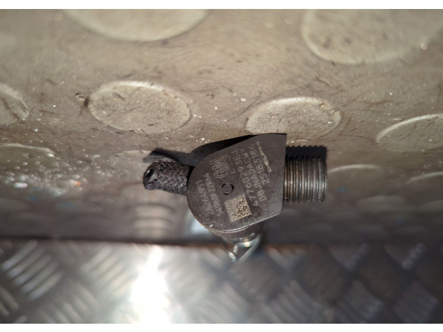 Форсунка топливная  Opel Antara 2006-2015    4802157     