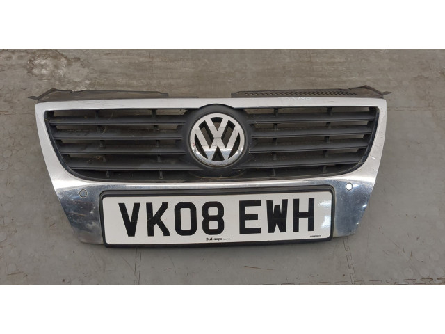 Решетка радиатора  Volkswagen Passat 6 2005-2010          3C0853651B