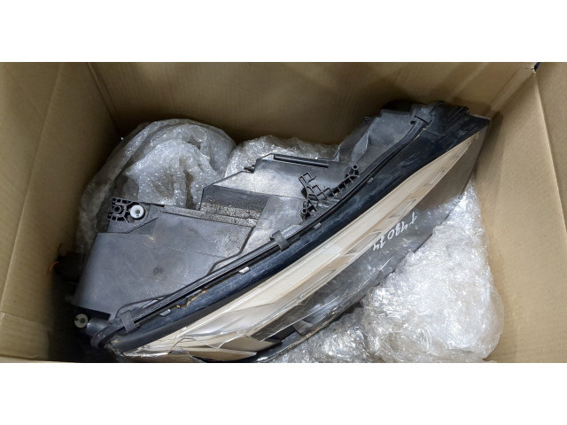 Фара передняя  Audi A5 (F5) 2019- правая 